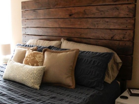 Cabezal de cama modelo Monic: madera de pino colores personalizados (fabricación a medida)