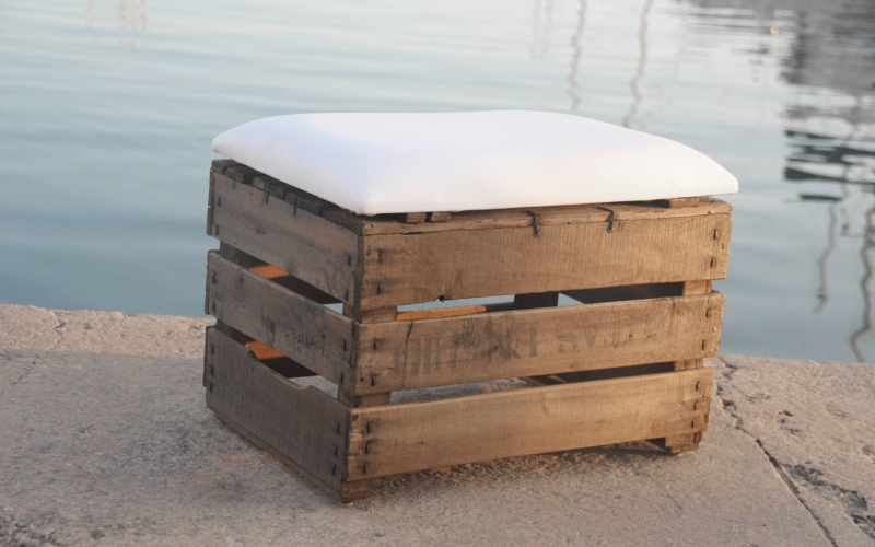 Puff de caja de fruta antigua 
