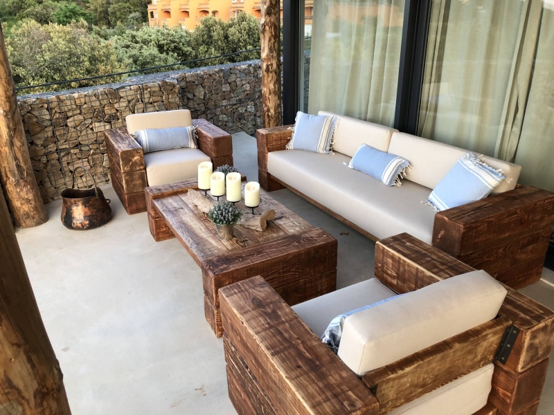 sofa de madera venta en Barcelona 